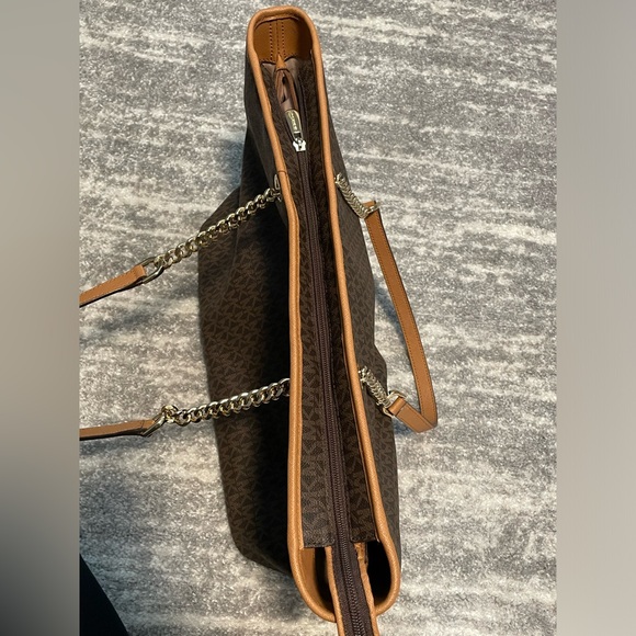 Michael Kors Jet Set Chain Laptop Tote - Picture 11 of 15